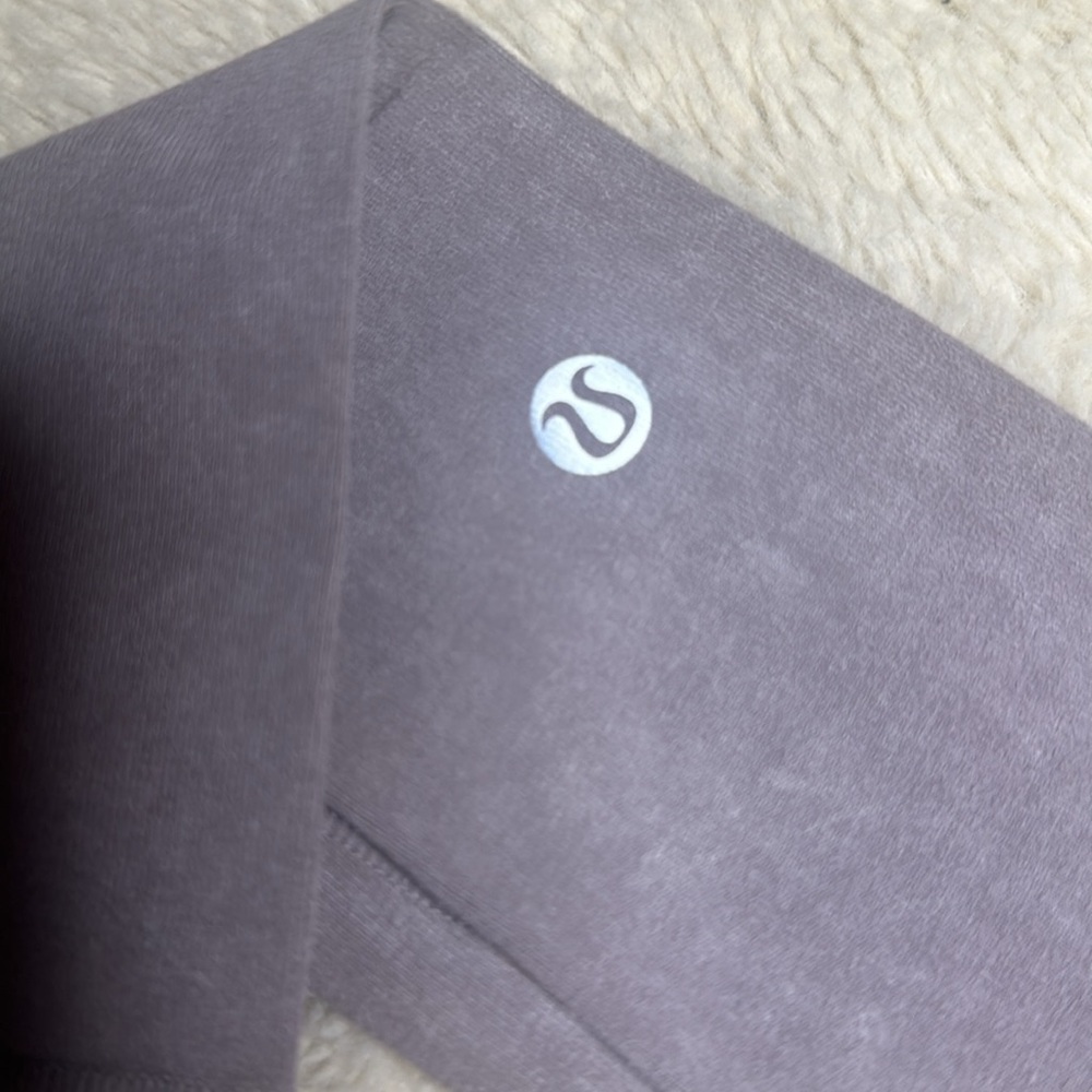Lululemon Morning Light High-Rise Tight 28"
Washed Frosted Mulberry 2❤️NWOT